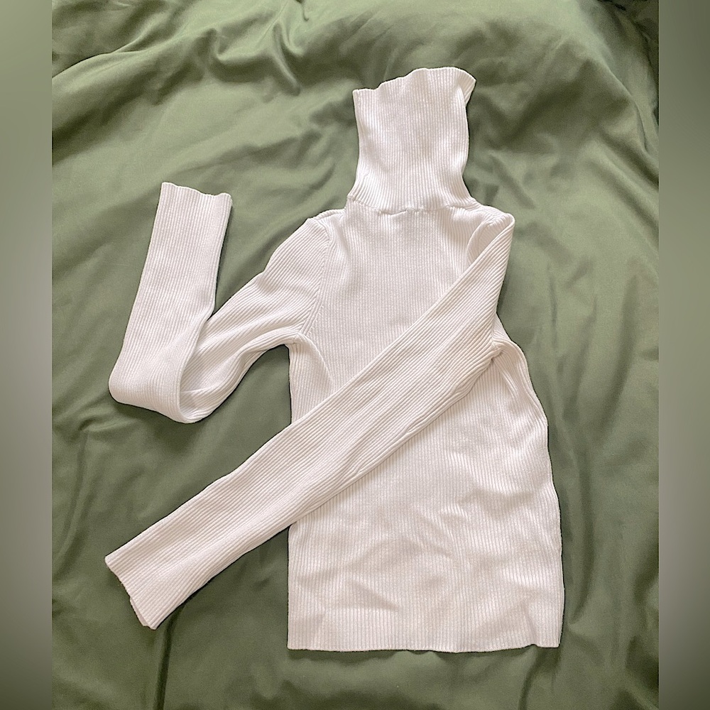 Ribbed White Turtleneck